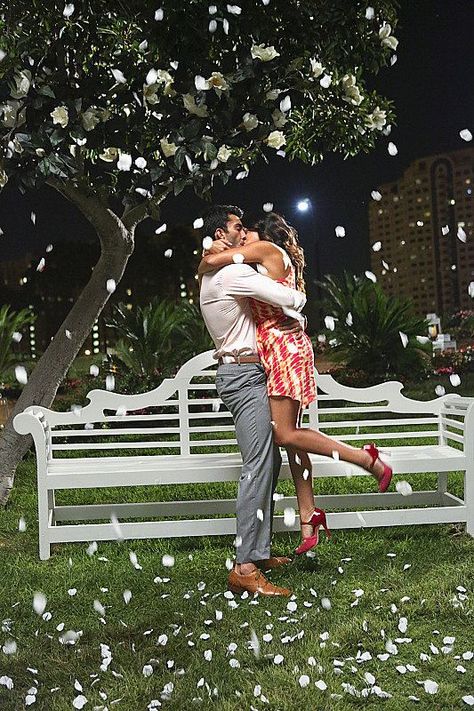 Best TV Kisses of 2014: Jane the Virgin  [www.anchor.fm/whatsstreaming] Jane And Rafael, Justin Baldoni, Gina Rodriguez, Film Anime, Jane The Virgin, Tv Couples, Shows On Netflix, Movies And Series, Film Serie