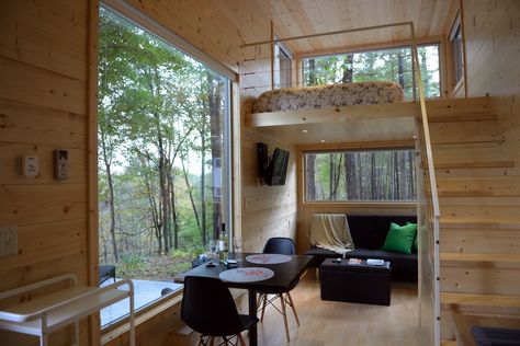 Amazing Catskill Creek View, Enjoy a spectular sunrise Tiny House Rentals, Tiny House Vacation, Tiny House Loft, Best Tiny House, Tiny House Inspiration, Micro House, Casa Container, Tiny House Movement, Tiny House Interior