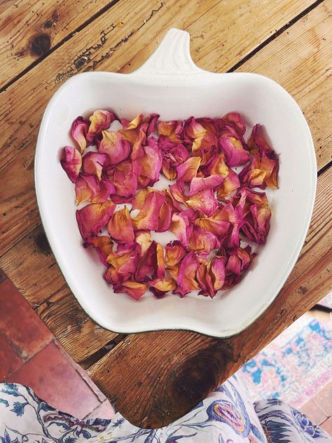 How to make rose petal confetti: Easy tutorial! Rose Petal Confetti, How To Make Rose, Flower Confetti, Church Wedding Decorations, Petal Confetti, Travel Perfume, Different Flowers, Church Wedding, Easy Tutorial