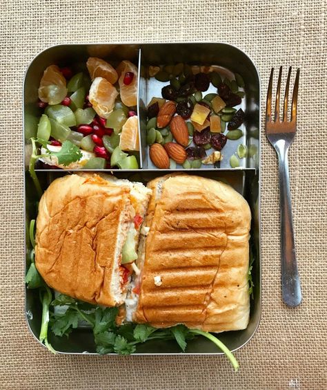 School Lunches Aesthetic, Aesthetic Lunch Ideas For School, Lunch Aesthetic School, School Lunch Ideas For High Schoolers, Breakfast To Go, Healthy Packed Lunches, School Lunch Recipes, Healthy Lunch Snacks, Healthy Lunch Meal Prep