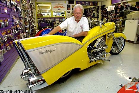 Yellow Motorcycle, Bagger Motorcycle, Motorcycle Tips, Custom Motorcycle Helmets, Motorcycle Shop, 57 Chevy, Trike Motorcycle, Custom Choppers, Motorcycle Painting