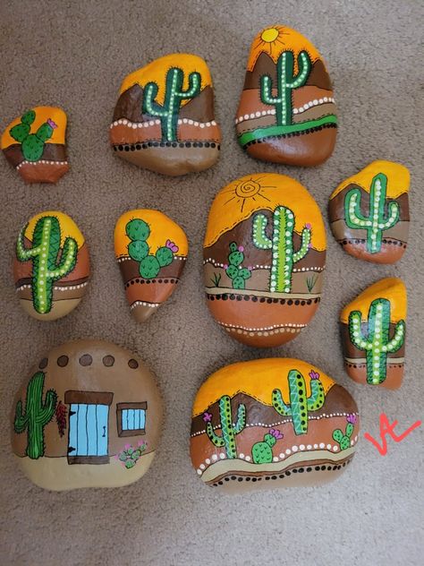 Cactus Stones Rock Art, Desert Painted Rocks, Western Painted Rocks, Western Rock Painting Ideas, Easy Cactus Drawing, Cactus Scene, Painted Cactus, Painted Rock Cactus, Rock Cactus