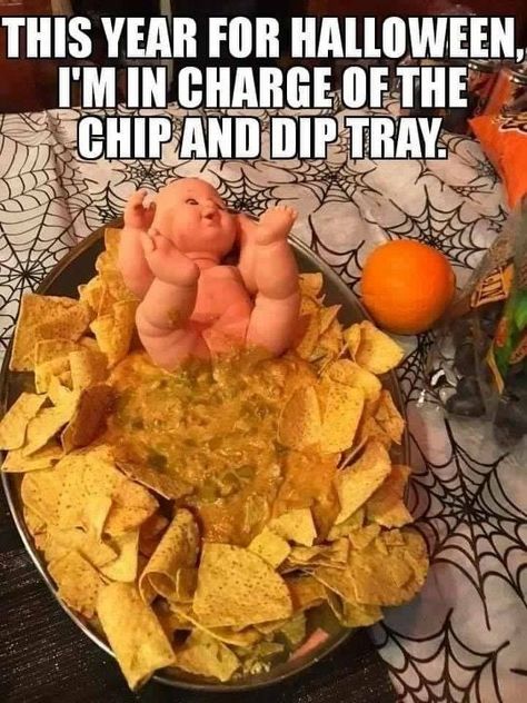 Halloween Appetizers For Adults, Gross Halloween Foods, Halloween Appetizers Easy, Trash Party, Cheap Diy Halloween Decorations, Insta Memes, Table Halloween, Dip Tray, Halloween Fest