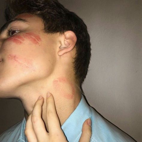 Hickies Neck Boys And Girl, Hickies Neck, You Give Me Butterflies, Dont Love Me, Tumblr Boys, Couple Drawings, Couple Aesthetic, Love Couple, Couple Pictures