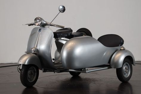 1958 Vespa VB1 with Sidecar, metallic silver Vespa Sidecar, Vespa Custom, Classic Vespa, Vespa Scooter, Car Modification, Piaggio Vespa, Scooters For Sale, Vespa Lambretta, Vespa Scooters