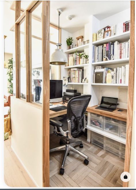 Office Desk Home, Desk Home Office, Small Home Offices, Office Area, Home Library Design, Office Layout, Small Home Office, Tiny House Interior, Home Office Desk