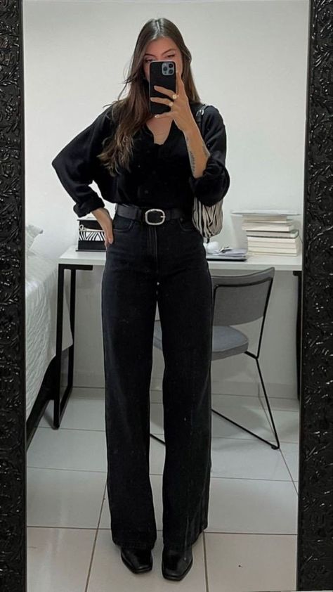 Black Wide Leg Jeans Outfit, Psychologist Outfit, All Black Outfit For Work, Black Work Outfit, Full Black Outfit, Corporate Baddie Outfits, All Black Outfits For Women, Slacks Outfit, Smart Casual Work Outfit Women