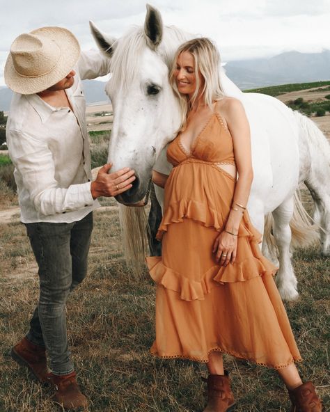 Something that has been with me ever since I was a little girl has been a love for horses 🐴🤎 Since I am not riding during pregnancy, it is one thing that I am looking forward to once Stella’s baby brother is with us 🩵 Being around them is always calming, always eases the soul. Gentle teachers that wait, trust and listen - qualities I’d like to bring into being a mother of two so very soon! 📷: @taleahmeshae 📍: @aabadenhorst @kalmoesfontein #rofstyle #leatherboots #leather #adventureswithr... Family Horse Pictures, Fam Pics, Being A Mother, Mother Of Two, I Am Looking, Baby Brother, Horse Pictures, Maternity Pictures, A Mother