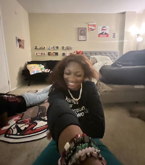 Kyahnextdoor Living Room, Aliyah The Singer, Aliyah's Face Outfits, Jayah & Kimora Pictures, Aaliyah Jay Old Pics, Dorm Room Designs, Best Youtubers, Pretty Selfies, Loving U