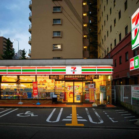 Convenience Store Concept Art, Convience Store Exterior, Korean Convenience Store Exterior, Chinese Convenience Store, 7/11 Store, Convenience Store Aesthetic Night, Convenience Store Drawing, Japanese Convenience Store Aesthetic, Convenient Store Aesthetic