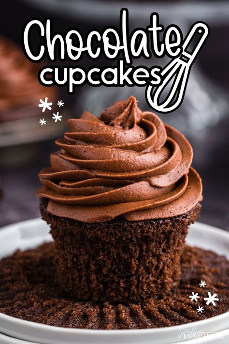 These Chocolate Cupcakes mix up in just one bowl and turn out light and fluffy, with chocolate buttercream frosting for the ultimate treat! Choc Cupcakes Easy, Simple Chocolate Cupcakes, Cinnamon Cupcakes Recipe, Chocolate Cupcakes From Scratch, Choc Cupcakes, Butter Cupcake Recipe, Easy Chocolate Cupcake Recipe, Homemade Chocolate Cupcakes, Thanksgiving Chocolates