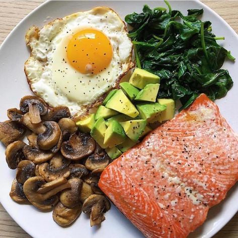 Wholefoods Diet, Mediterranean Keto, Mexican Breakfast Recipes, Protein Food, Food Inspired, Vegetarian Fast Food, Salmon Dinner, Gym Food, Makanan Diet