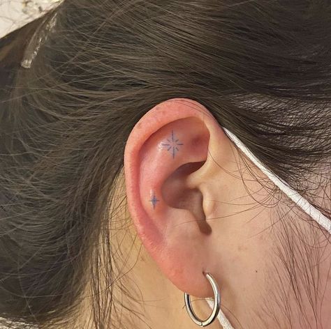 Tattoo On Ear Cartilage, Ear Sparkle Tattoo, Cartilage Tattoo, Ear Tattoo Inner, Inner Ear Tattoo, Sparkle Tattoo, Tattoos Inspo, Pretty Ear Piercings, Tattoos Ideas