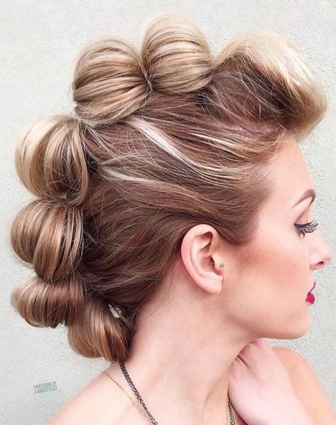 Faux Hawk Women, Cute Hairstyles Updos, Bridemaids Hairstyles, Faux Hawk Hairstyles, Dunner Wordend Haar, Dance Hairstyles, Ombré Hair, Heatless Hairstyles, Faux Hawk