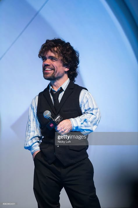 Peter Dinklage Wallpaper, Peter Dinklage Hot, Lannister Tyrion, Kit Harrington, Peter Dinklage, Tyrion Lannister, Fake People, Smash Cake, Attractive People