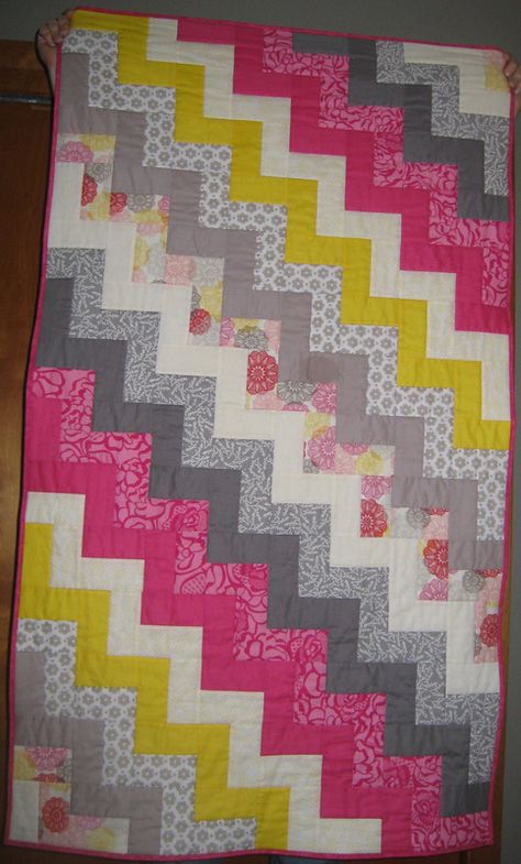 Free Chevron Quilt Pattern from *knowgirls Chevron Quilt Pattern Free Simple, Zig Zag Quilt Pattern Free, Yellow Quilts Color Combinations, Zigzag Quilt Pattern Free, Zig Zag Rail Fence Quilt Pattern Free, Zig Zag Quilt Patterns, Chevron Quilt Pattern Free, Chevron Quilt Tutorials, Chevron Quilts