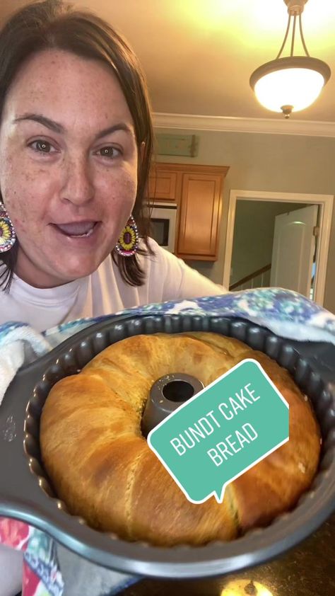 Crescent Roll Bundt Pan Recipes, Bundt Pan Bread, Pampered Chef Bread Tube Recipe, Cinnamon Bunt Cake, Crescent Roll Bread, Grand Biscuit Recipes, Mississippi Kween, Crescent Roll Recipes Dessert, Pillsbury Crescent Roll Recipes