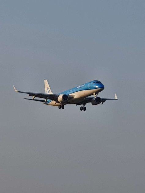 Plane Pics, Leeds Bradford Airport, Plane Spotting, Cartoon Airplane, Leeds, My Friend, Aircraft, Quick Saves