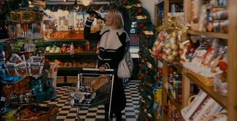 The Holiday Movie, Romantic Comedies, Film Locations, Nancy Meyers, Chick Flicks, Ring In The New Year, Christmas Feeling, Christmas Inspo, Holiday Movie