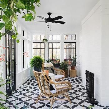 Black And White Sunroom Design Design Ideas Farmhouse Sunroom, Outdoor Sunroom, Sunroom Decor, Cozy Sunroom, Ideas Terraza, Black And White Tile, Sunroom Decorating, Sunroom Designs, Patio Flooring