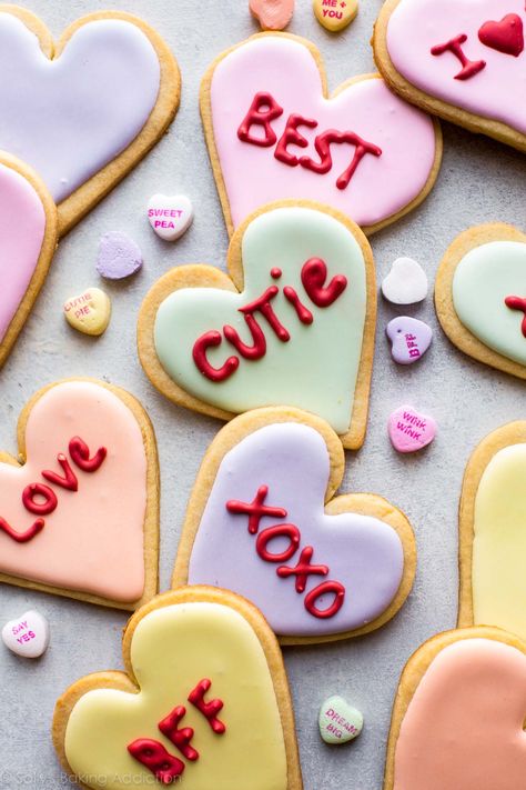 Heart Sugar Cookies, Heart Candies, Halloween Sugar Cookies Decorated, Valentines Day Sugar Cookies, Valentine Cookies Decorated, Heart Sugar Cookie, Halloween Cookie Recipes, Valentine Sugar Cookies, Valentines Baking