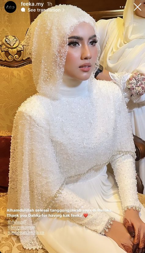 Katib Kitab Dress, Small Muslim Wedding, Wedding Dress Inspiration Unique, Hijab Bridal Look, Muslim Engagement Look, Hijabi Bride White, Hijab Bride Veil, Muslim Wedding Dresses Modern, Bride Hijab Style