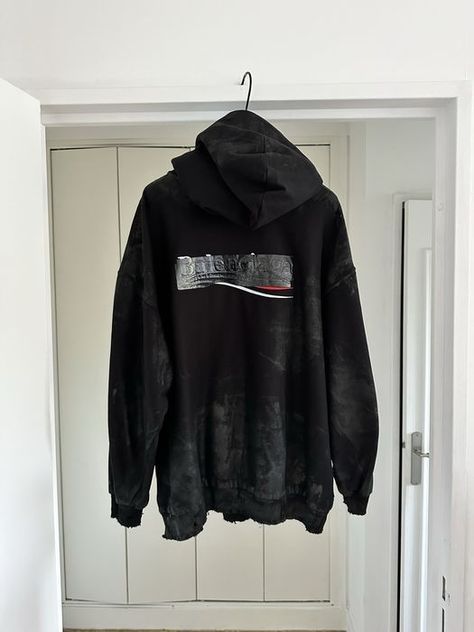 Balenciaga Balenciaga Gaffer Hoodie Zipped Dirty Fall 22 | Grailed Balenciaga Sweatshirt, Balenciaga Hoodie, Balenciaga Top, Youtube Logo, Balenciaga Mens, Men's Tops, Oversized Fits, Zip Hoodie, Balenciaga