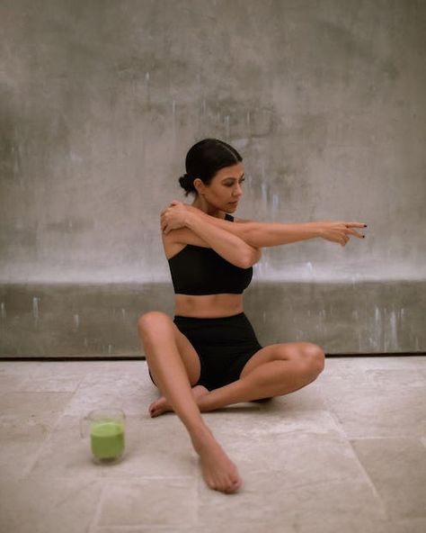 All About The Pilates Cadillac, The Workout Tool Kourtney Kardashian Can’t Get Enough Of Kourtney Kardashian Matcha, Collagen Photoshoot, Lululemon Photoshoot, Pilates Lifestyle, Ten Minute Workout, Yoga Photoshoot, 10 Minute Workout, Fitness Tools, Rishikesh