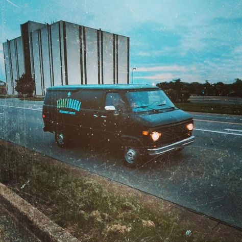 Courtesy of Kyle the owner of the van follw him on instagram at @theblackphonevan The Black Phone Aesthetic, Albert Shaw, The Black Phone Movie, Finny Blake, Films Aesthetic, The Grabber, Vans Aesthetic, The Black Phone, Black Vans