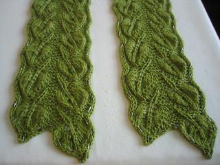 Knitted Leaf, Knitting Scarves, Leaf Scarf, Scarf Patterns, Scarf Style, Falling Leaves, Patterned Scarves, Scarf Pattern, Knit Scarf