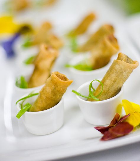 D'Amico Catering :: Mini Vietnamese Duck Egg Roll with Dipping Sauce    photo by Noah Wolf Photography  #damico Mini Asian Appetizers, Catering Food Displays, Mini Appetizers, Wedding Appetizers, Fest Temaer, Wolf Photography, Food Displays, Catering Food, Egg Roll