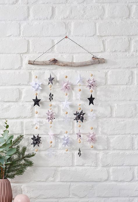 How to make a paper origami Christmas star Paper Origami Christmas, Origami Christmas Decorations, Origami Christmas Star, Origami Butterfly Easy, Flower Fairy Lights, Diy Paper Christmas Tree, Origami Christmas Tree, Christmas Knitting Patterns Free, Origami Star