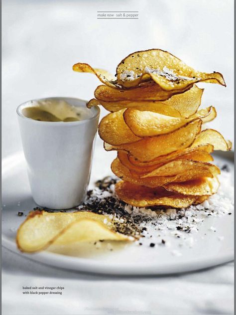 Chips with salt and pepper Chips Photography Ideas, Chips Food Photography, Tapas Food Photography, Potato Chip Photography, Salt Food Photography, Chips Photography Food Styling, Chips Photography, Crisp Photography, Pepper Dressing