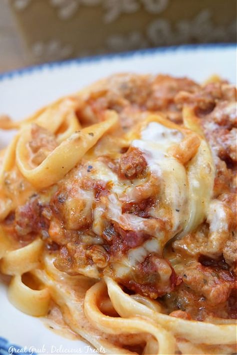 Spaghetti With Fettuccine Noodles, Ground Italian Sausage Pasta Recipes, What To Make With Fettuccine Noodles, Sausage And Fettuccine, Crumbled Sausage Pasta, Italian Sausage Links Pasta, Italian Sausage Linguine Recipes, Italian Sausage Fettuccine Pasta, Baked Noodles Pasta Easy Recipes