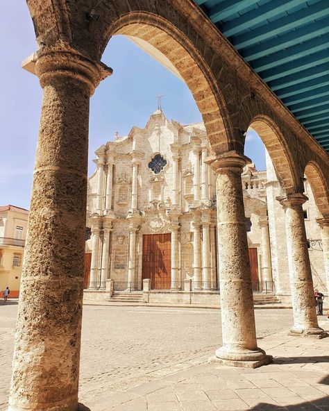 Havana Vieja, Cuba Photography, World Cultures, The Neighborhood, Barcelona Cathedral, Havana, Cuba, Around The Worlds, Things To Do