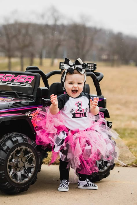 Pink Car Birthday Party, Girl Car Birthday Party, Girly Race Car Birthday Party, Pink Checkered Birthday Party, 2 Fast Birthday Party Girl, Pink Race Car Cake, Pink Race Car Birthday Party Ideas, Two Fast Two Curious Birthday Party Girl, Two Fast Birthday Pink