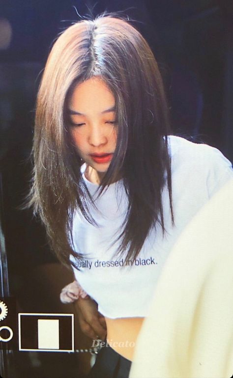 Blackpink Hairstyles, Jennie Medium Hair, Ulzzang Hair, Korean Hair Color, Hairstyles For Layered Hair, Haircuts For Medium Hair, Long Hair Cuts, Korean Hairstyle, Layered Haircuts