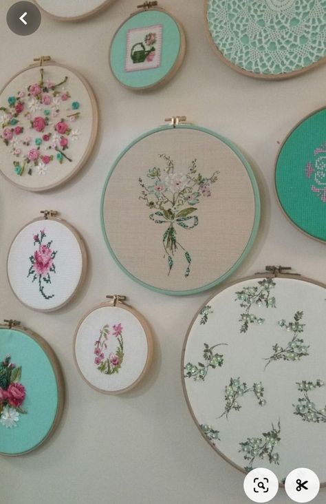 Embroidery Hoop Wall Art Bedroom, Embroidery Display Ideas, Hoop Crafts, Crafts Love, Hoop Wall Art, Fabric Wall Decor, Embroidery Hoop Crafts, Diy Crafts Love, Embroidery Hoop Wall