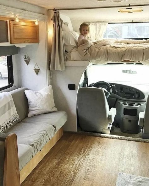 Bus Living, Vintage Camper Remodel, Kombi Home, Sprinter Camper, Van Life Diy, Bus Life, Campervan Interior, Camper Van Conversion Diy, Camper Makeover