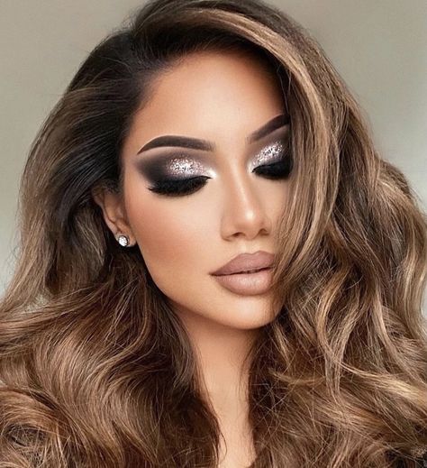 Trucco Glam, Trucco Smokey Eye, Mauve Makeup, Glam Eye Makeup, Wedding Eye Makeup, Makeup For Older Women, Barbie Makeup, Heavy Makeup, Glam Makeup Look