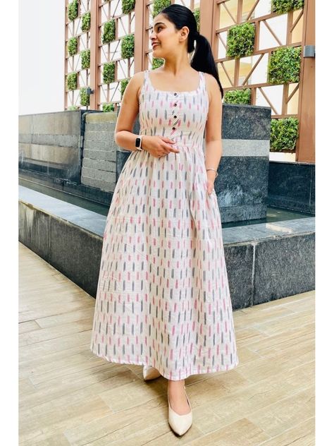 Cotton Long Frocks For Women, One Piece Dress Knee Length, Cotton Frocks For Women, Cotton Dress Pattern Indian, Long Frocks For Women, Black Maxi Dresses, Cotton Dress Pattern, Short Frocks, Ikkat Dresses