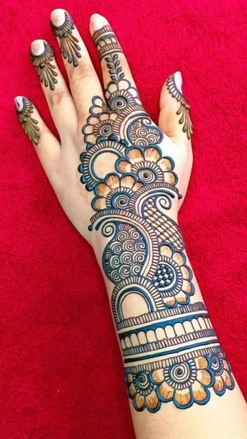 Mehndi Ideas Back Hand, Easy Mehndi Design For Back Hand, Mehndi On Back Hand, Mehendi Designs Easy For Beginners, Beautiful Henna Designs Unique Back Hand, Back Hand Mehndi Designs Right Hand, Mendhi Back Designs, Medhi Desine Simple, Long Mehandi Designs For Hands