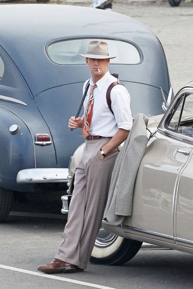 Ryan Gosling,  in The Gangster Squad. Perfect in every way Gatsby Outfit, 1940s Mens Fashion, Gangster Squad, The Gangster, 1920s Mens Fashion, Vintage Mens Fashion, Retro Mode, The Great Gatsby, Ryan Gosling