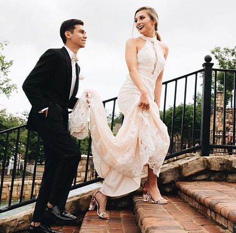 Prom Photoshoot Ideas, Couture Ballgown, Prom Shoot, Hoco Poses, Prom Pictures Group, Ballgown Dress, Prom Pictures Couples, Prom Goals, Prom Picture Poses