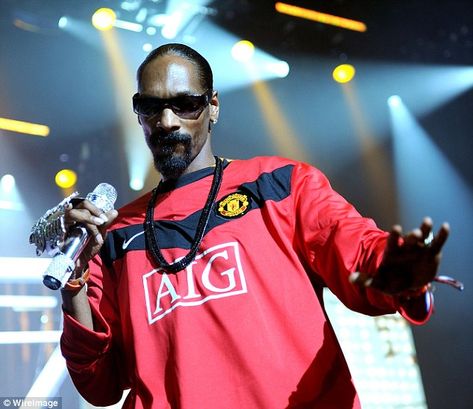 Snoop Dogg Snoop Dogg Football, Freeze Corleone, Manchester United Jersey, Wallpaper Football, Manchester Derby, United Wallpaper, Manchester United Team, Manchester United Wallpaper, Sport Shirt Design