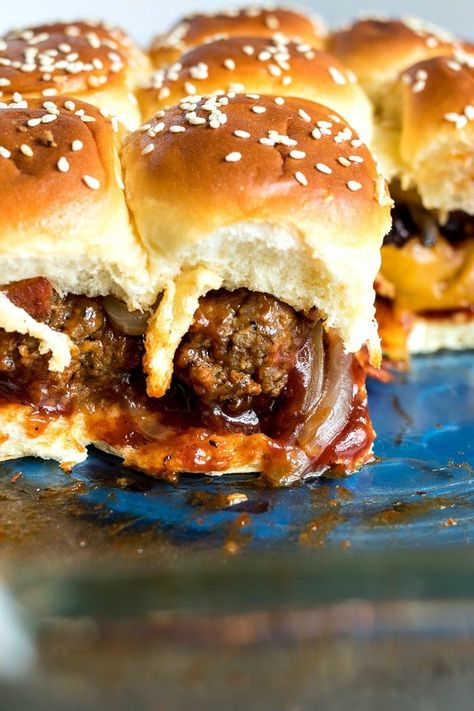 Easy BBQ Meatball Sliders (Simple Meatball Appetizer!) - Oh Sweet Basil Bbq Meatball Sandwich Recipes, Sliders Board, Meatball Bar, Easy Bbq Meatballs, Atk Recipes, Meatball Sliders Recipes, Meatball Appetizer, Barbecue Meatballs, Sliders Recipes