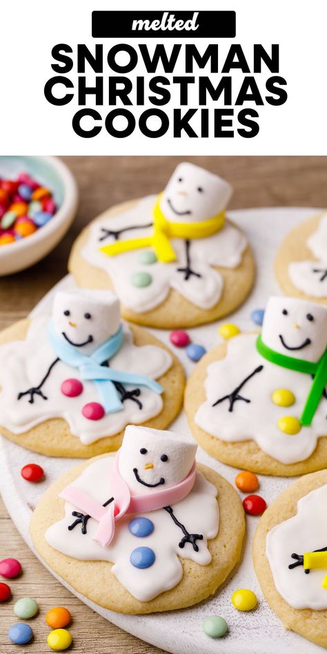 Meringue Snowman Cookies, Melting Snowman Cookies, Ugly Christmas Sweater Cake, Snowman Cookies Recipe, Cute Christmas Desserts, Winter Snacks, Melted Snowman Cookies, Christmas Tree Brownies, Melting Snowman