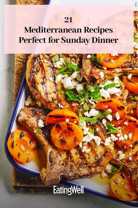 Red Pepper Quinoa, Salmon Filet Recipe, Pepper Quinoa, Mediterranean Cod, Healthy Salmon Dinner, Red Pepper Recipes, Oven Roasted Salmon, Mediterranean Diet Recipes Dinners, Sunday Dinner Recipes