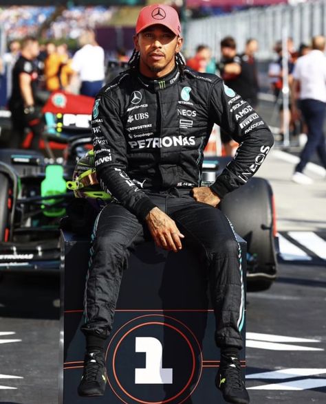 Sir Lewis Hamilton, Lewis Hamilton Formula 1, F1 Lewis Hamilton, Formula Uno, Lewis Hamilton, Mercedes Amg, One Team, F 1, Pretty Men