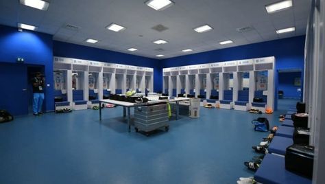 Rugby Changing Room, Footy Games, Vibe Rooms, Romelu Lukaku, Club America, Sports Room, You'll Never Walk Alone, Changing Room, World Football